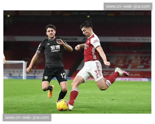 伯恩利主场三比四不敌布伦特福德 防守漏洞频出深陷降级区 伯恩利主场三比四不敌布伦特福德 防守漏洞频出深陷降级区